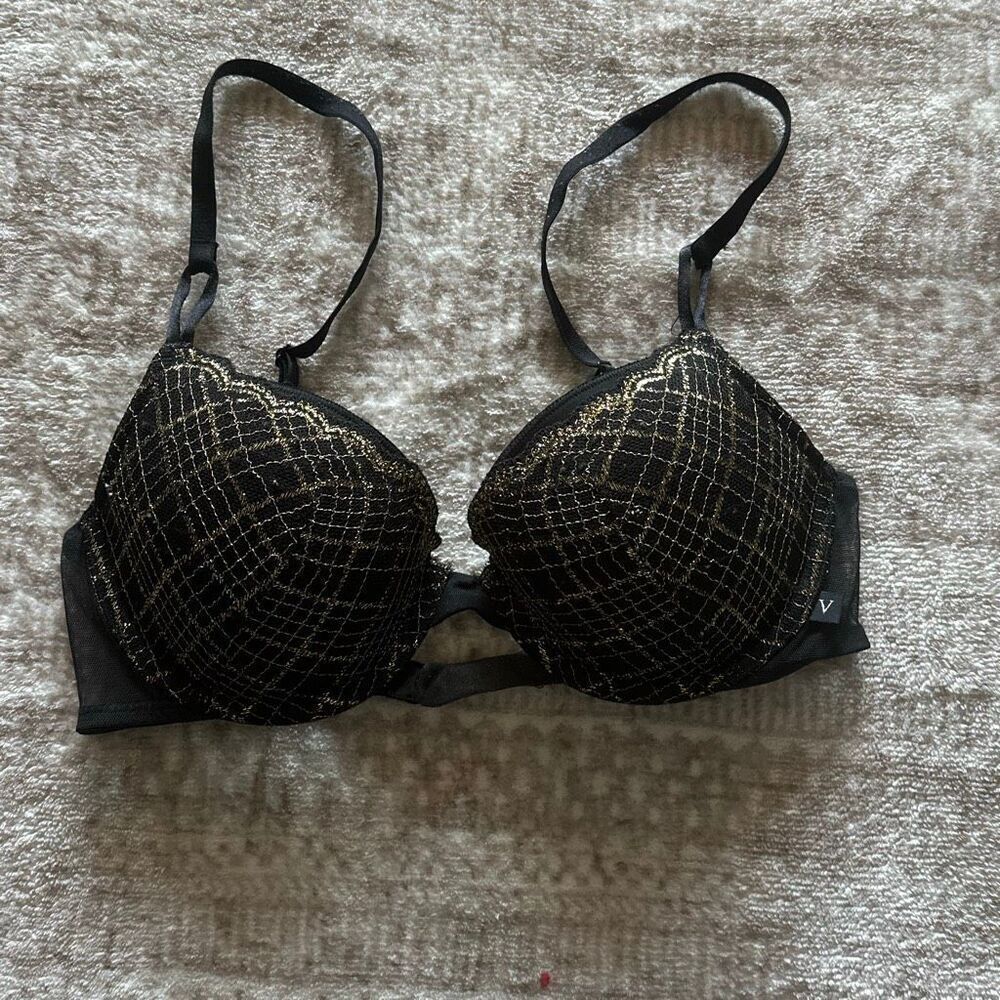 Victoria secret Size 32D  Black and gold push up bra
